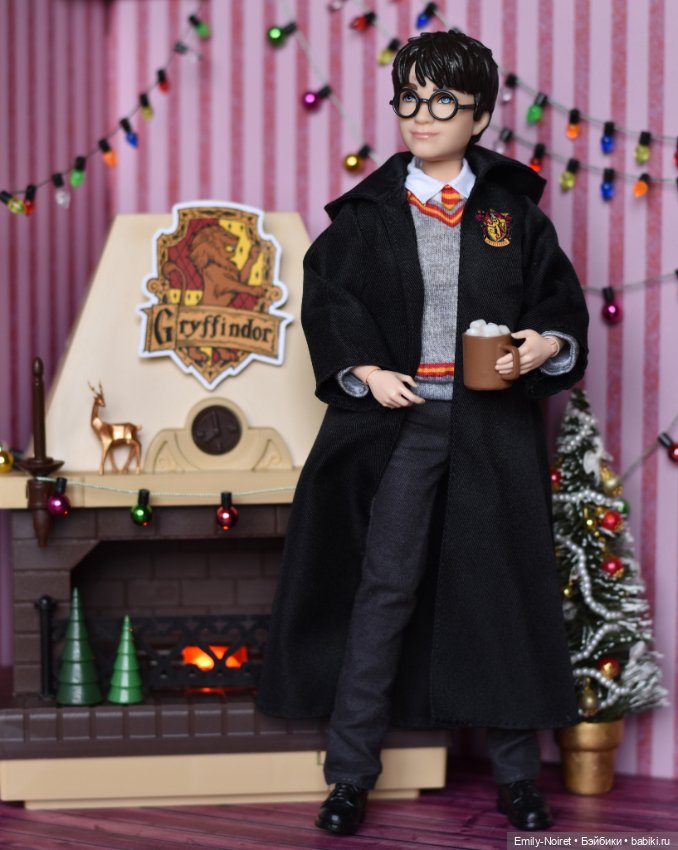 В гостиной Гриффиндора — Куклы Harry Potter (Гарри Поттер) Mattel: Wizarding World (фото 5)
