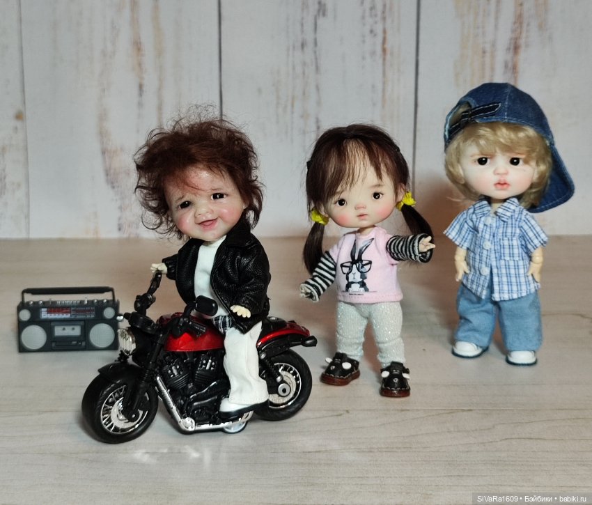 Дети на новом мотоцикле 🏍️