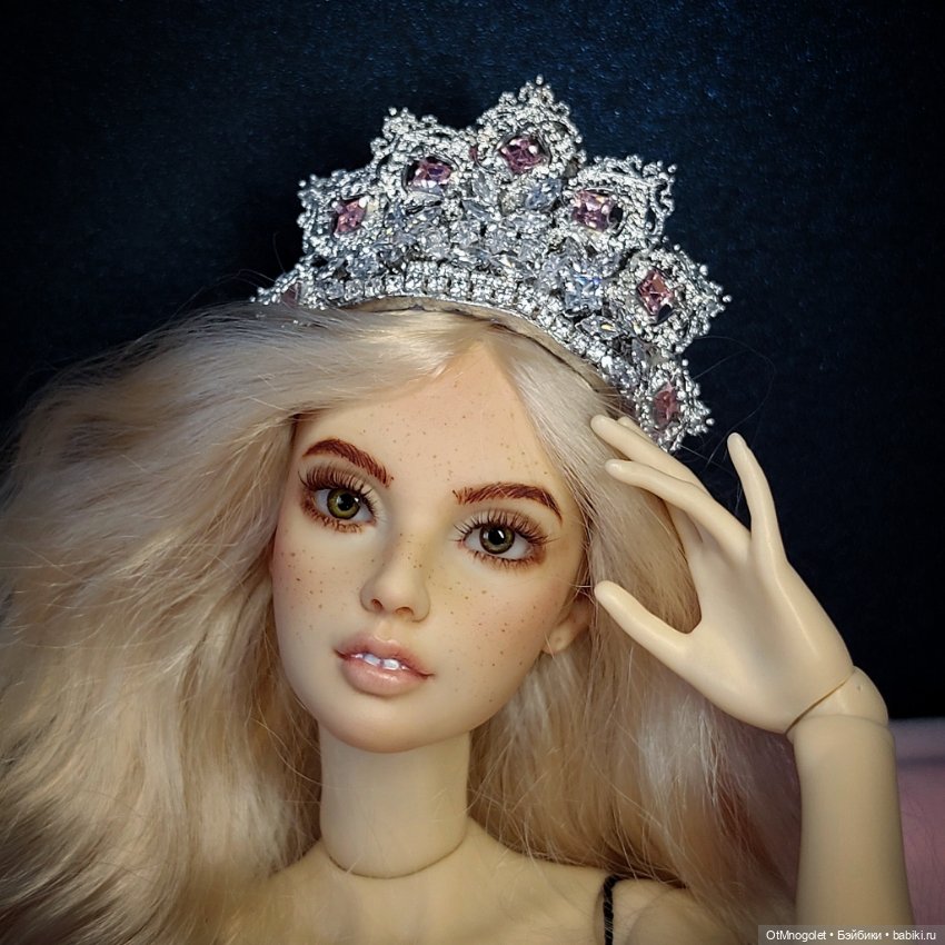 Короны, диадемы, тиары и серьги к ним (фото 8)