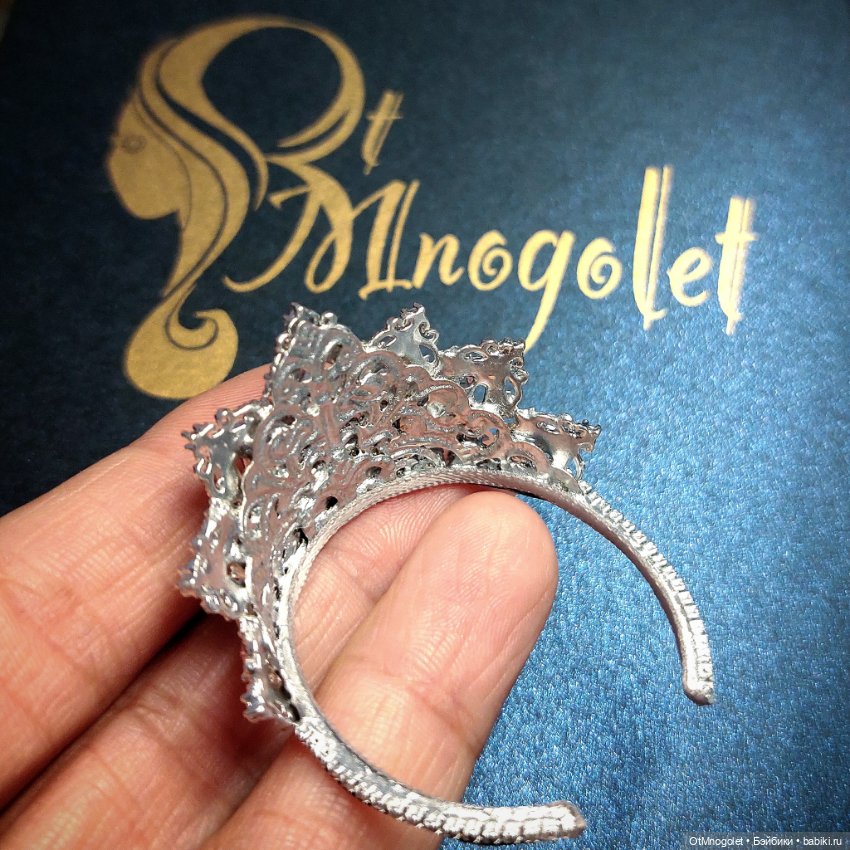 Короны, диадемы, тиары и серьги к ним (фото 9)