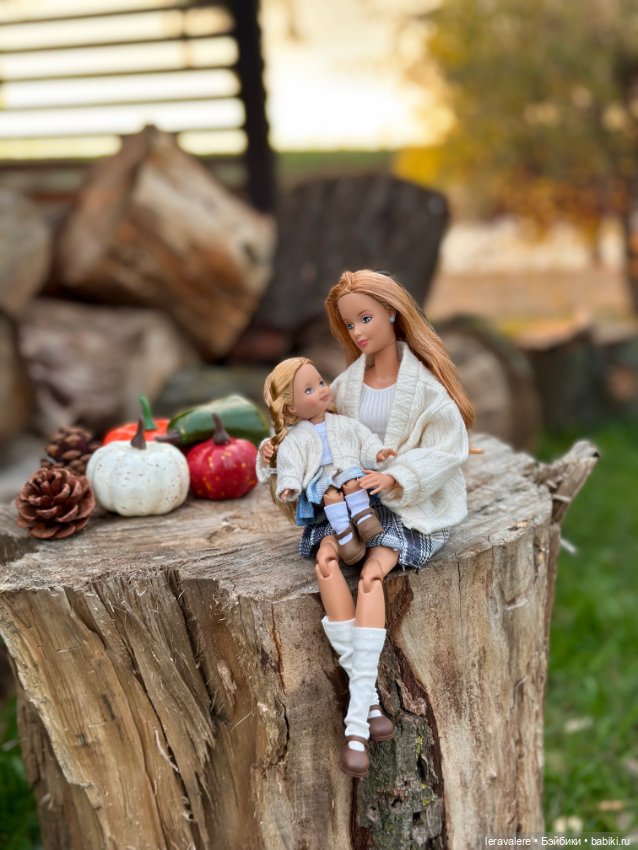 Ко дню матери 🤍 — Коллекции игровых кукол (Playline): фото полок (фото 2)