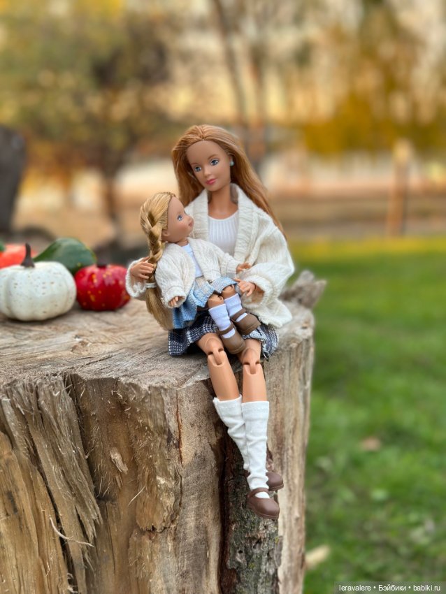 Ко дню матери 🤍 — Коллекции игровых кукол (Playline): фото полок (фото 3)