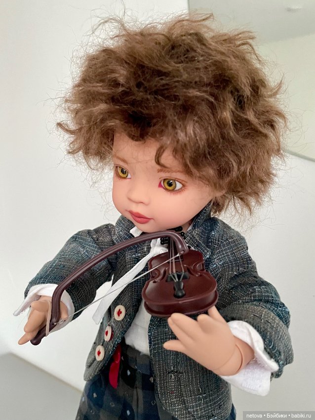 Шарнирные куклы «пуговки» - мальчики. Яша-скрипач (фото 2)