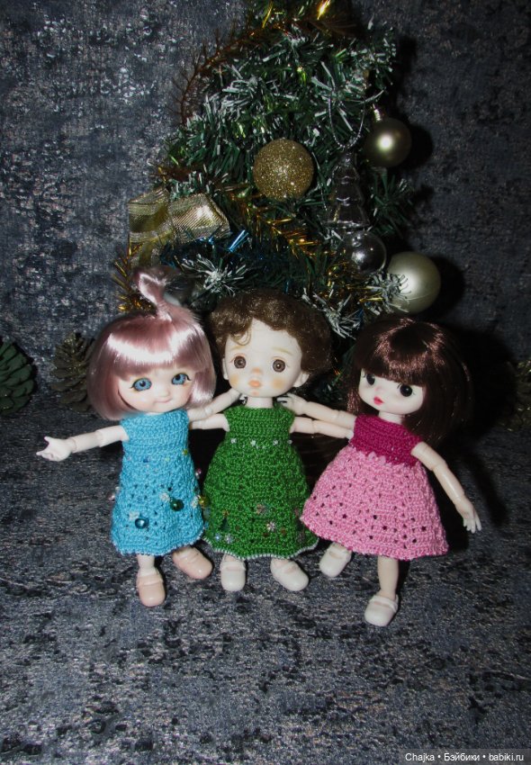 Вязаные наряды на шарнирных кукол 16 см (bjd 16 sm). Предновогодний показ "Рождественская Сказка для кукол" (фото 2)