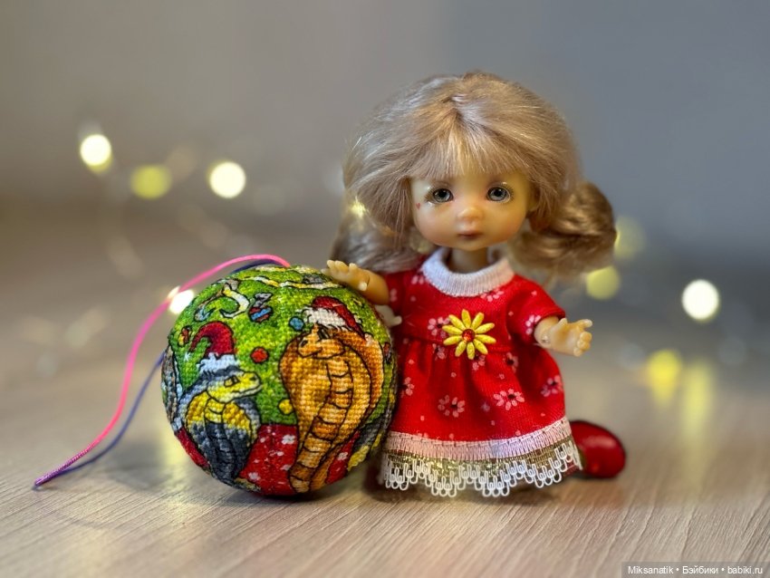 Как мы с куклятами Новый год вышивали (фото 9)