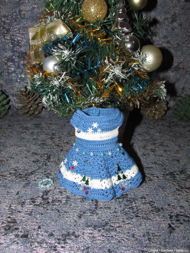 Вязаное платье «Снежинка» на кукол Corolle mini 20 см. Предновогодний показ "Рождественская Сказка для кукол" (фото 3)