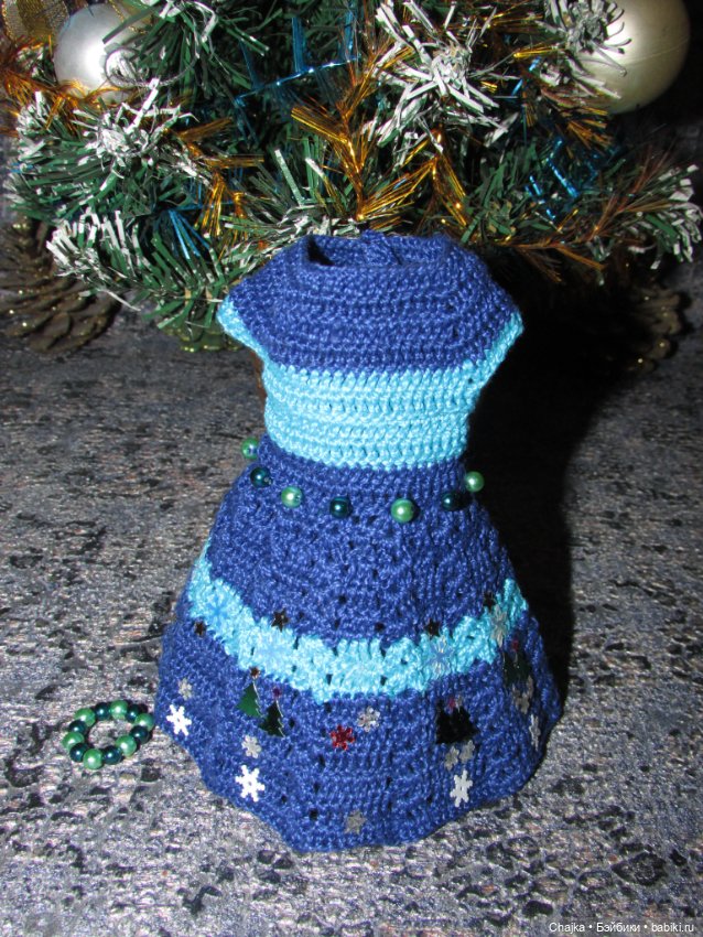 Вязаное платье «С Новым 2026 годом» на кукол Хейди Плюсчок 22 см ( Heidi Plusczok 22 см ). Предновогодний показ "Рождественская Сказка"