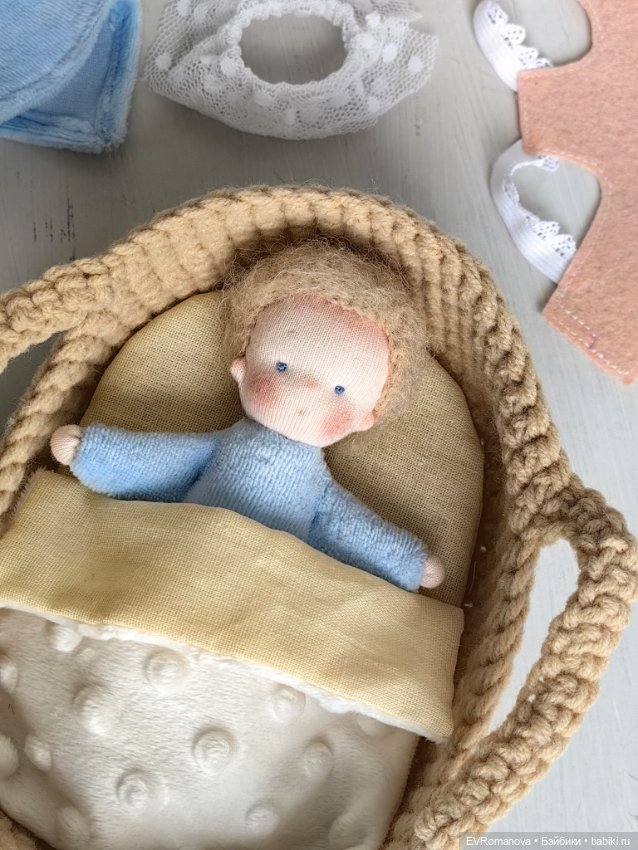 Незабудка. Маленькая игровая кукла (фото 3)