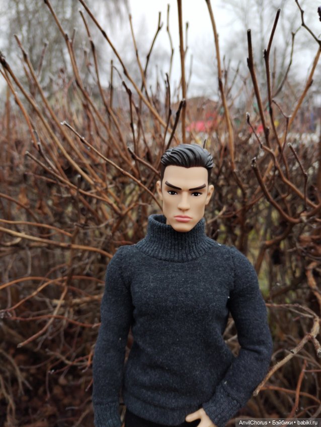 Брутальный мен на прогулке