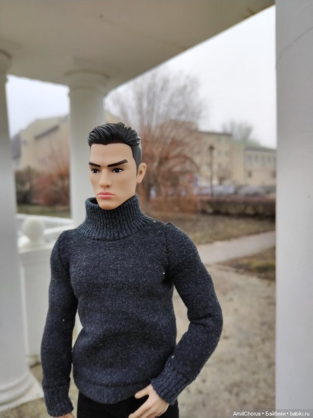 Брутальный мен на прогулке