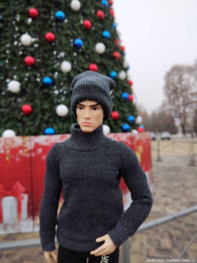 Брутальный мен на прогулке