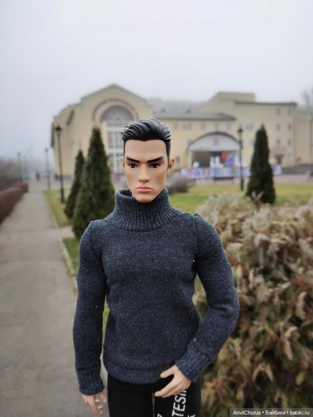 Брутальный мен на прогулке