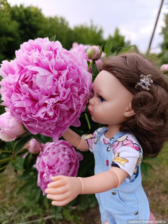 Весна-Лето 2025. Часть 1 - Прогулка с Сашкой (Паола Рейна)