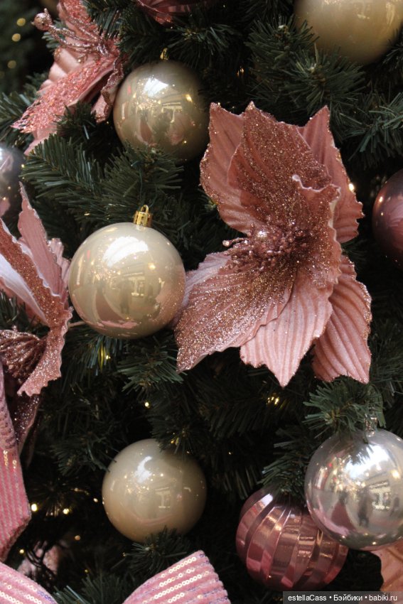 Елочки ГУМа, декабрь 2025