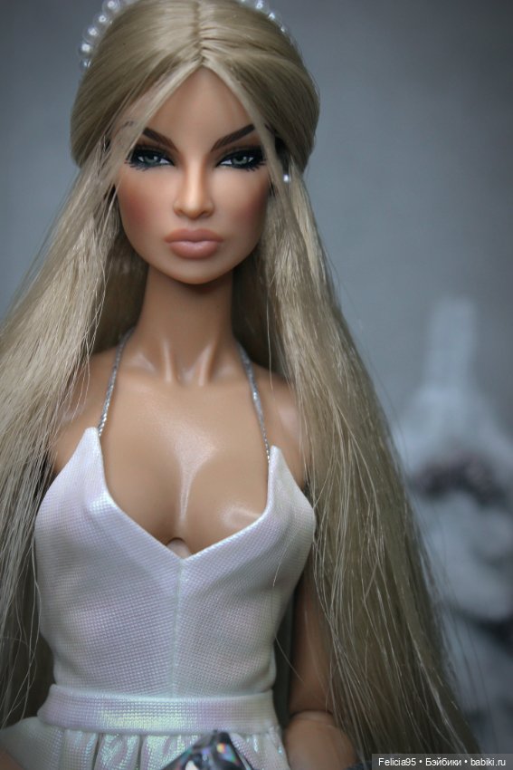 Немножко Евгении в новом образе (фото 10)