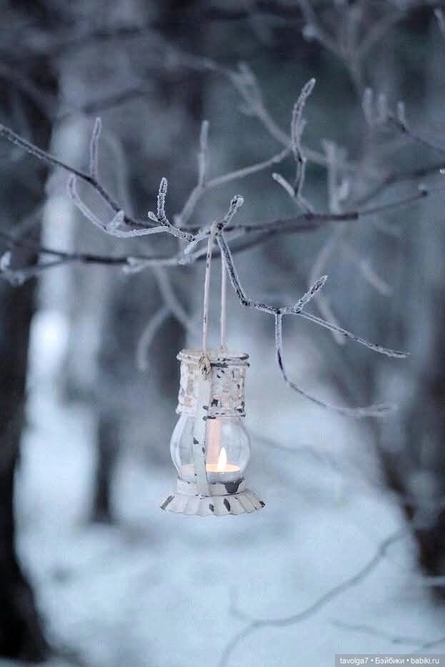 Серо-белый, серебристо-золотистый Новый Год XXI века