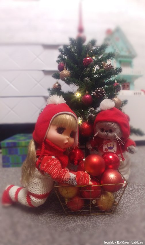 Подготовка к Новому году в весёлой компании (фото 3)