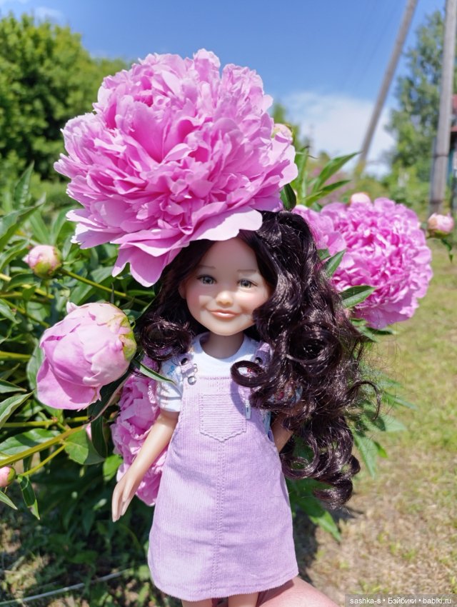 Весна-Лето 2025. Часть 2 - Прогулки с Джули (Руби Ред)