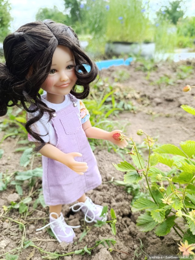 Весна-Лето 2025. Часть 2 - Прогулки с Джули (Руби Ред)