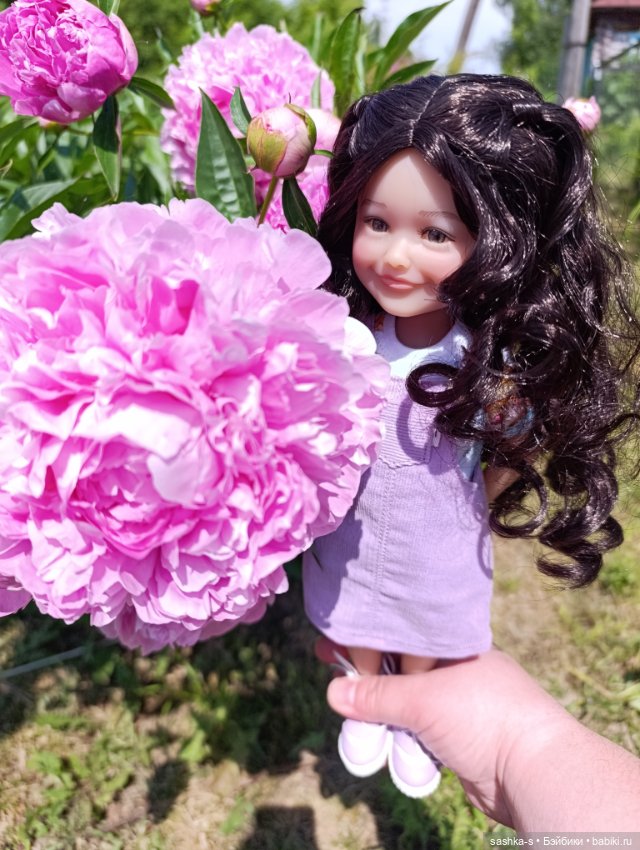 Весна-Лето 2025. Часть 2 - Прогулки с Джули (Руби Ред)