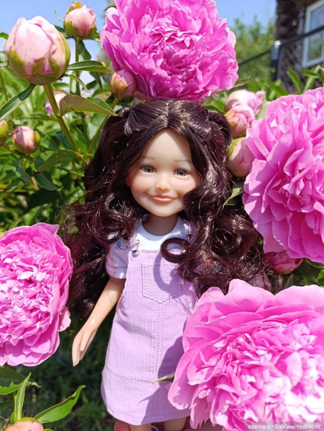 Весна-Лето 2025. Часть 2 - Прогулки с Джули (Руби Ред)