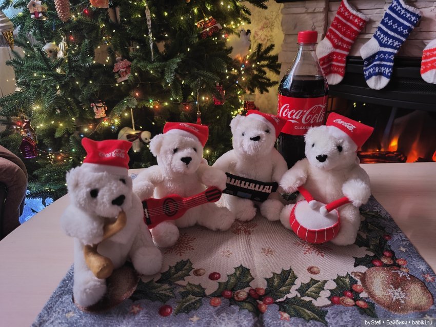 Новогоднее настроение (коллекции игрушек Coca-Cola из 2000х) (фото 8)