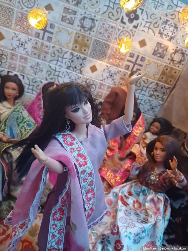 Индийские посиделки или помолвка Аджая и Рекхи