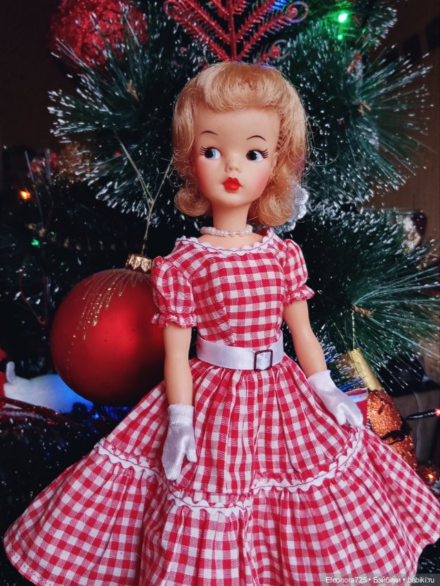 Винтажные красотки готовятся к Новому году