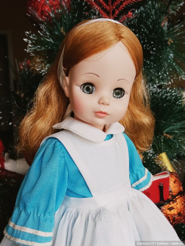 Винтажные красотки готовятся к Новому году