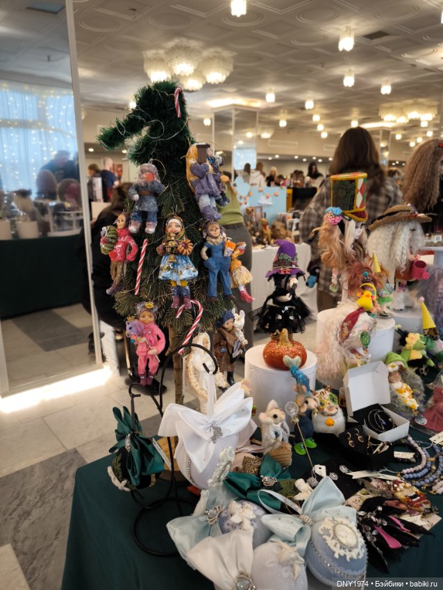 Пробежимся по Территории кукол, часть 2