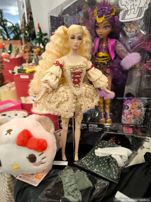 Пробежимся по Территории кукол, часть 2