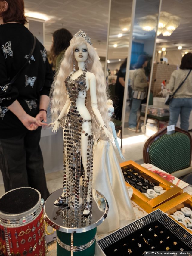 Пробежимся по Территории кукол, часть 2