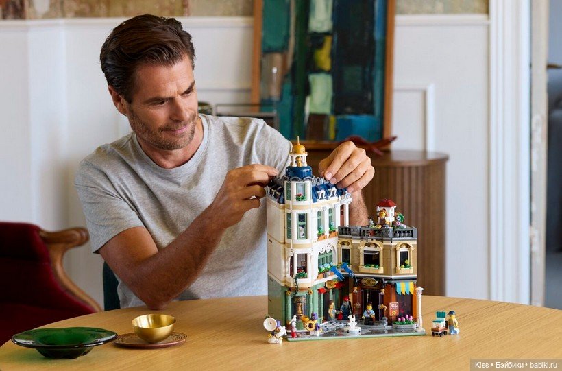 LEGO 11371 Shopping Street: модульное здание "Торговая улица"