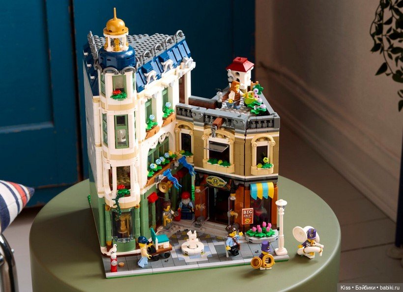 LEGO 11371 Shopping Street: модульное здание "Торговая улица" (фото 4)