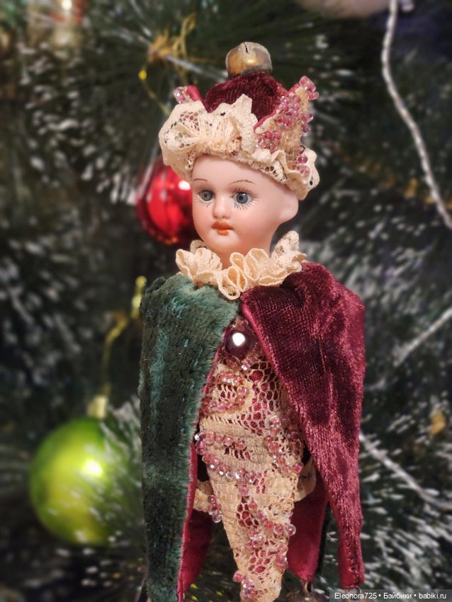 Антикварные леди и кавалеры у ёлочки🎄