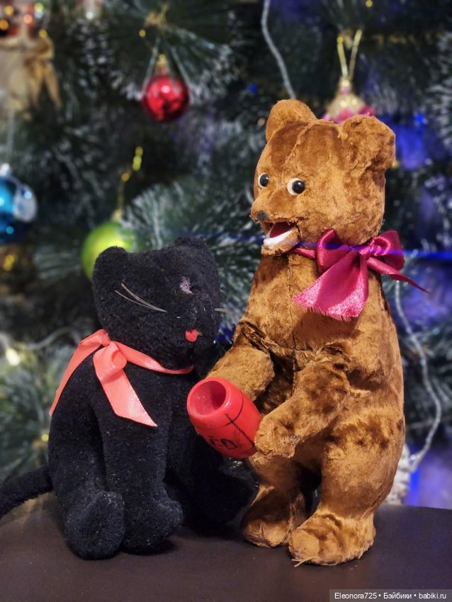 Антикварные леди и кавалеры у ёлочки🎄