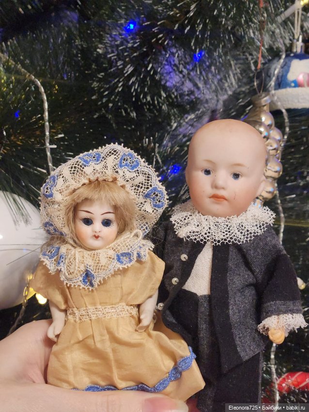 Антикварные леди и кавалеры у ёлочки🎄