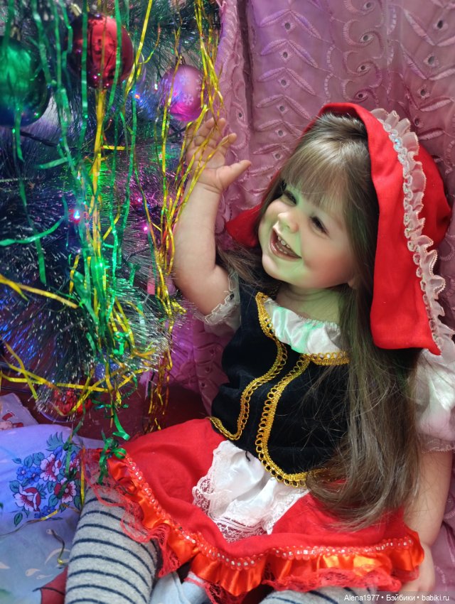 У ёлки 🎄🎄🎄 — Куклы Реборн (Reborn): домашние фото