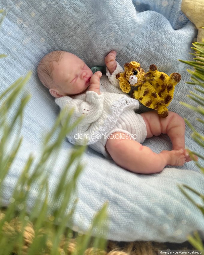 Миниатюрная кукла младенец Алёша (фото 9)