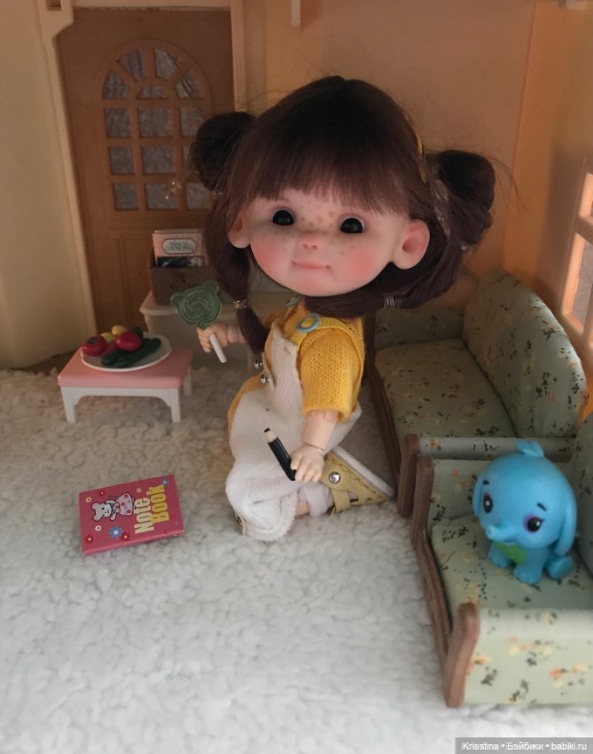 Игрушки,аксессуары и домики для кукол