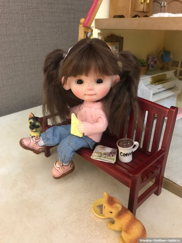 Игрушки,аксессуары и домики для кукол