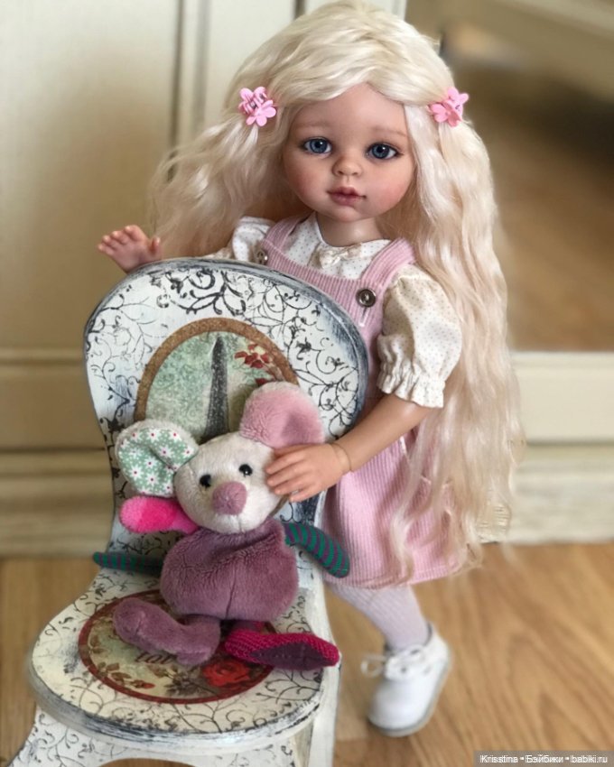 Игрушки,аксессуары и домики для кукол