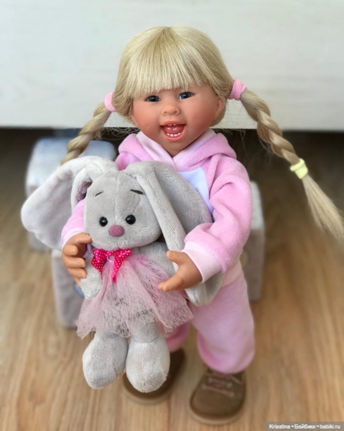 Игрушки,аксессуары и домики для кукол