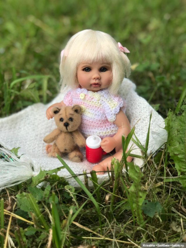 Игрушки,аксессуары и домики для кукол