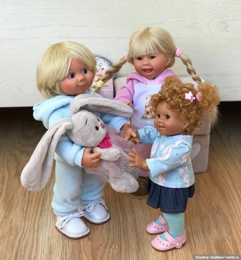 Игрушки,аксессуары и домики для кукол