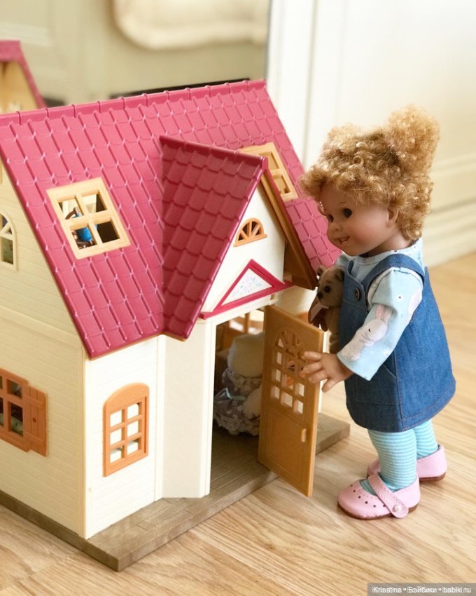 Игрушки,аксессуары и домики для кукол