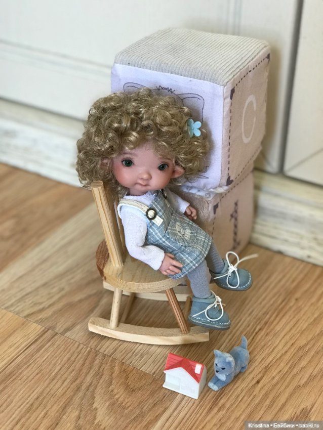 Игрушки,аксессуары и домики для кукол