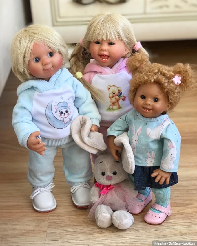 Игрушки,аксессуары и домики для кукол