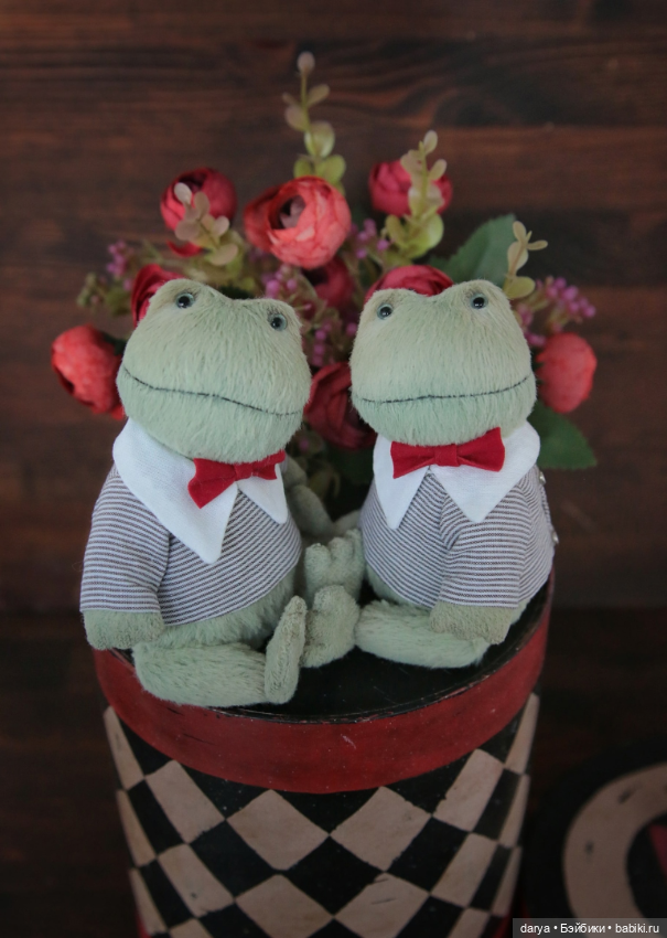 Лягушка с выкройкой от Татьяны Кружалкиной