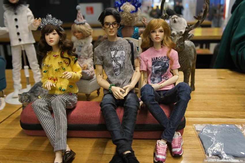 Новогодняя встреча хранителей авторских шарнирных кукол на Тишинке. 2025г (фото 8)